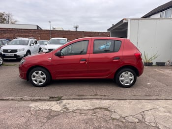 Used Dacia Sandero 2016 for sale - 79815393: Photo