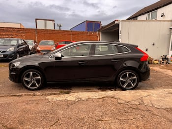 Used Volvo V40 2014 for sale - 79815451: Photo