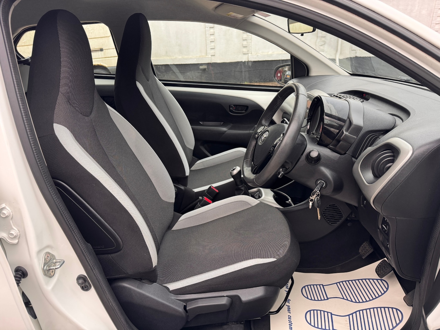 Used Toyota AYGO 2015 for sale - 77896720: Photo 11