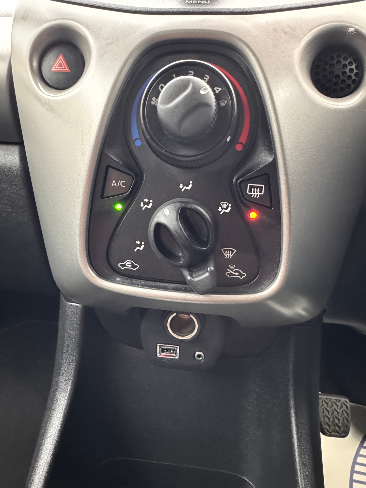 Used Toyota AYGO 2015 for sale - 77896720: Photo 14