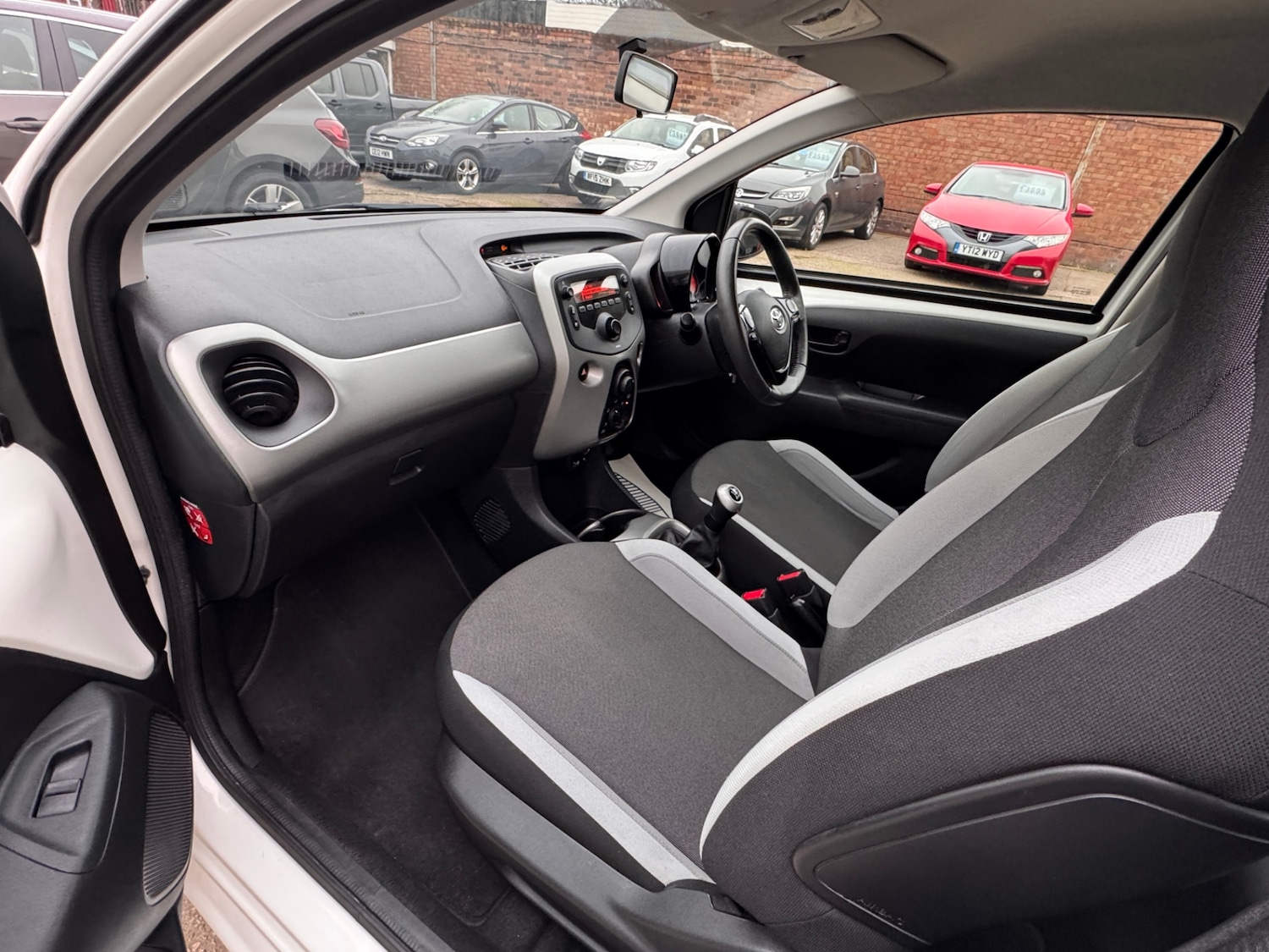 Used Toyota AYGO 2015 for sale - 77896720: Photo 18