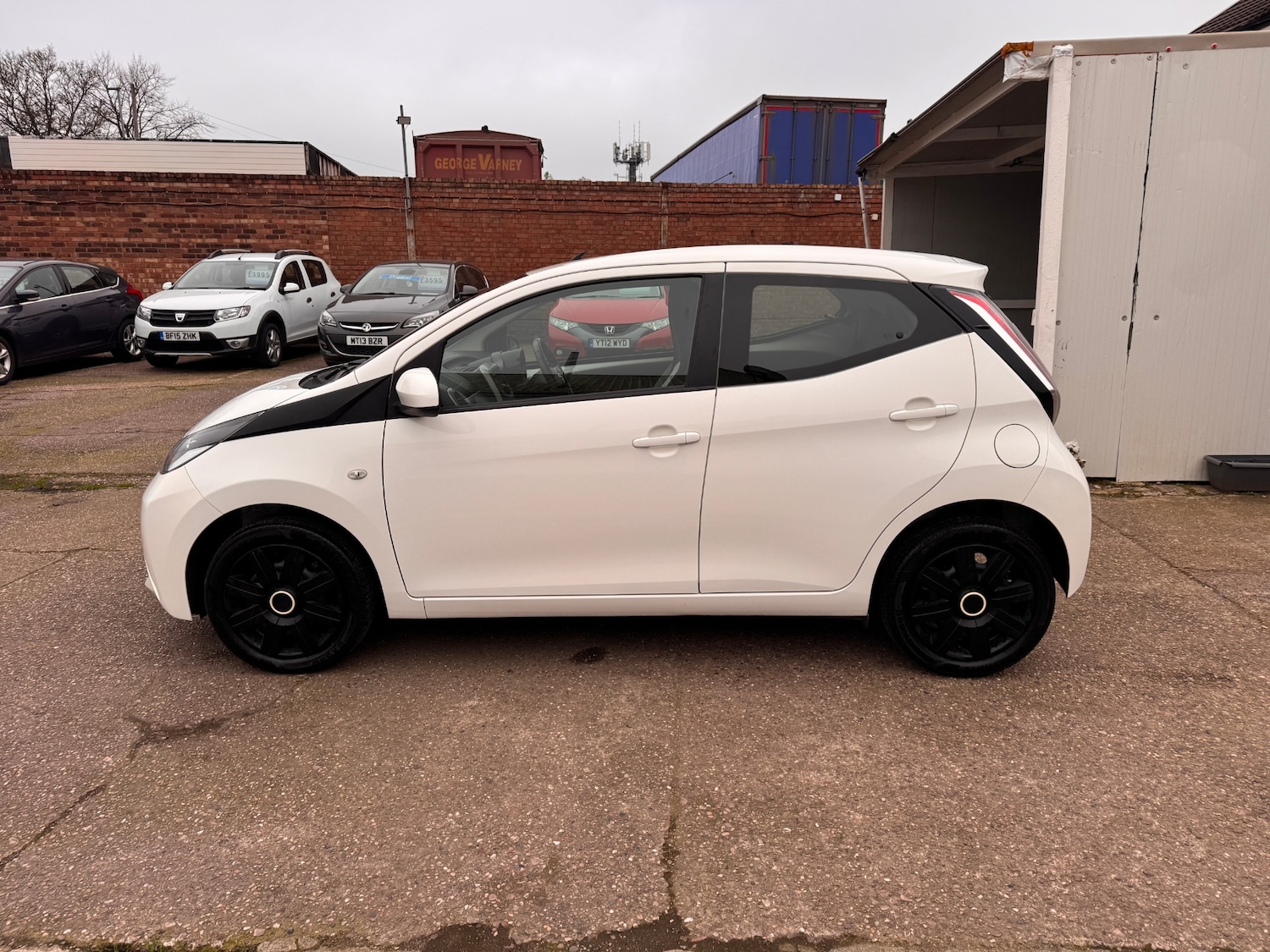 Used Toyota AYGO 2015 for sale - 77896720: Photo 6