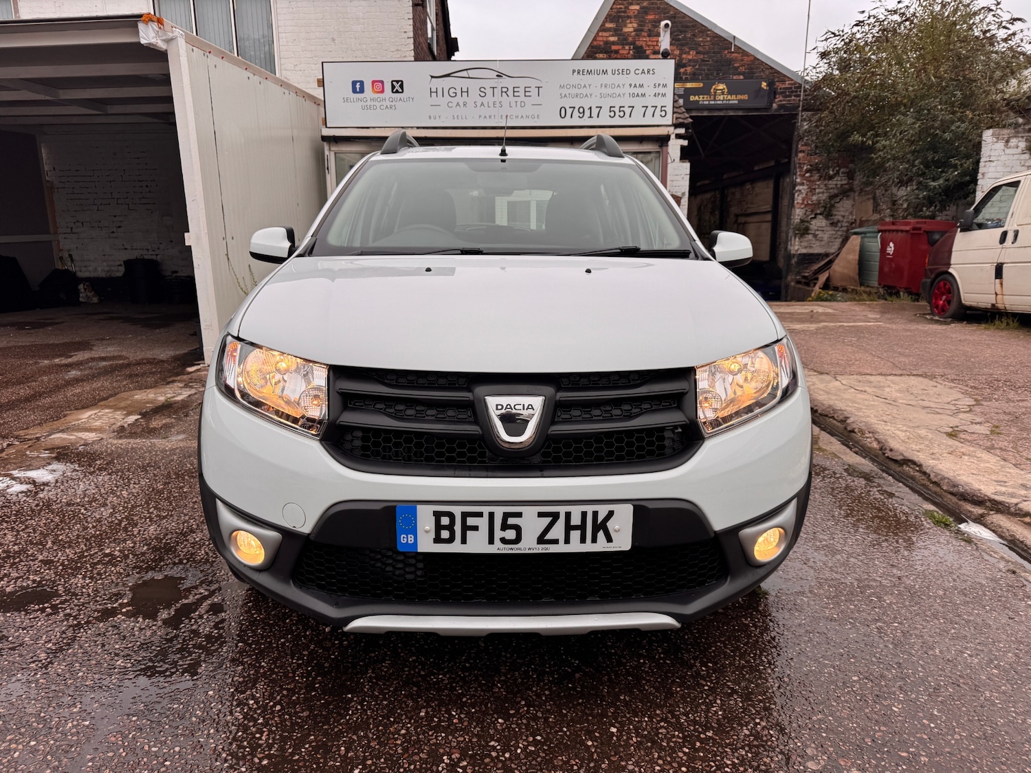 Used Dacia Sandero Stepway 2015 for sale - 77896747: Photo 2