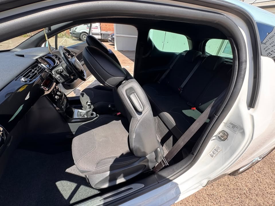 Used Citroen DS3 2010 for sale - 77395347: Photo 14