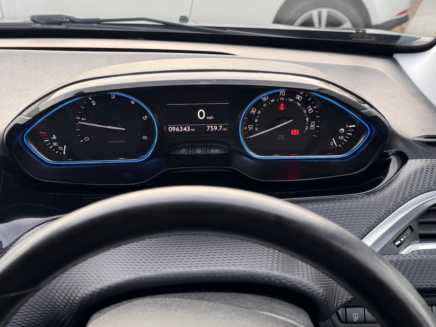 Used Peugeot 2008 2015 for sale - 77896755: Photo 13