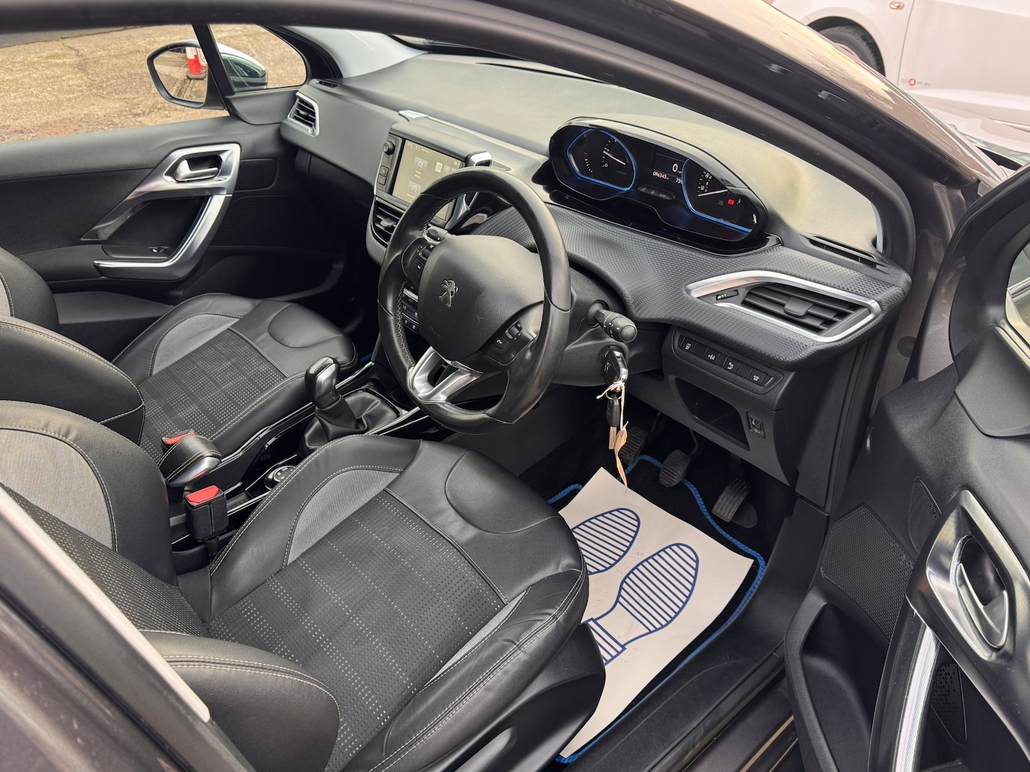 Used Peugeot 2008 2015 for sale - 77896755: Photo 17