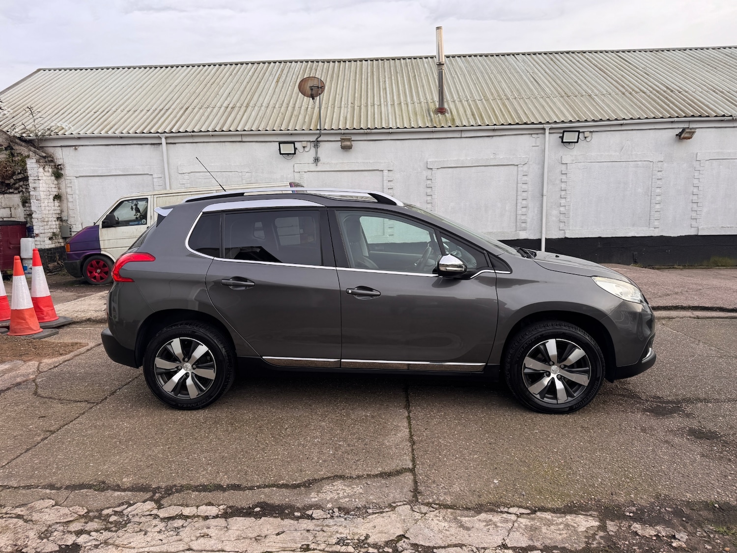 Used Peugeot 2008 2015 for sale - 77896755: Photo 9