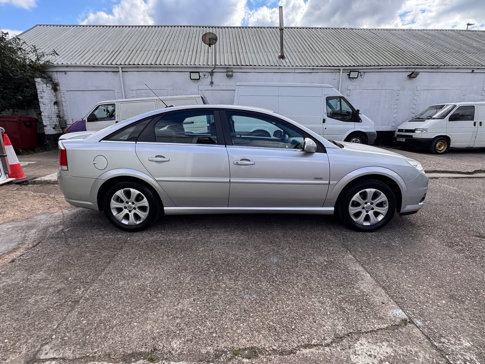 Used Vauxhall Vectra 2008 for sale - 77398474: Photo 11