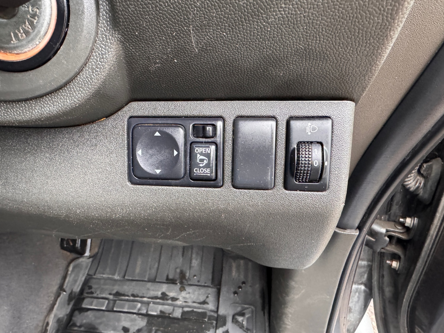 Used Nissan Navara 2013 for sale - 77896599: Photo 25