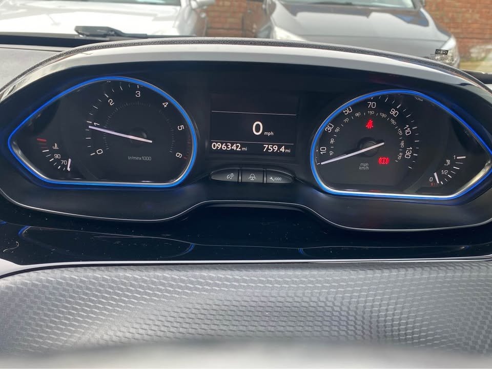 Used Peugeot 2008 2015 for sale - 77563669: Photo 9