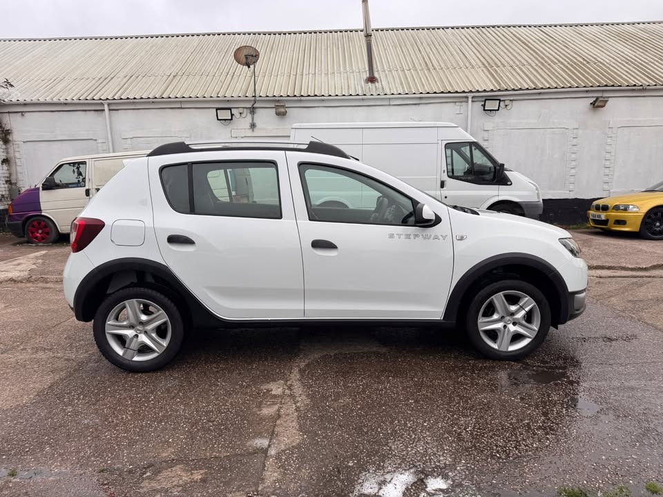 Used Dacia Sandero Stepway 2015 for sale - 77395343: Photo 8