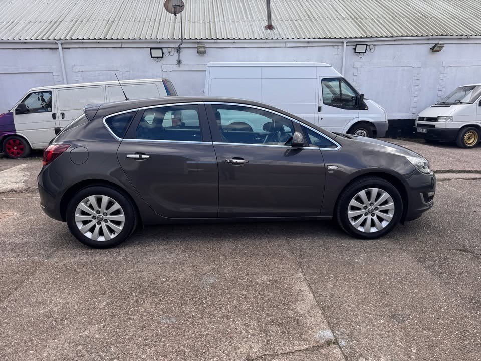 Used Vauxhall Astra 2013 for sale - 77395302: Photo 8