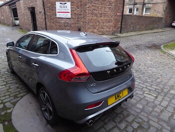 Used Volvo V40 2015 for sale - 77139923: Photo