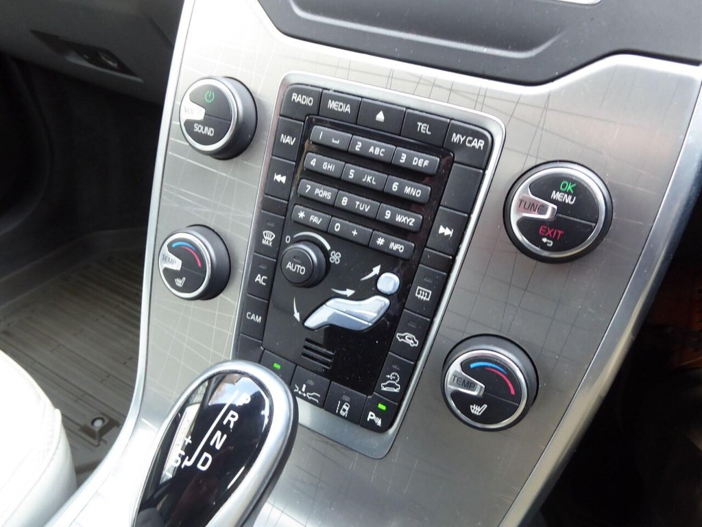 Used Volvo XC70 2014 for sale - 76724327: Photo 21