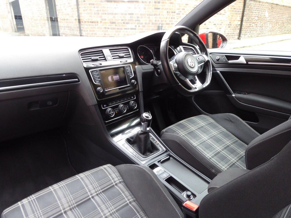 Used Volkswagen Golf 2015 for sale - 76724210: Photo 11