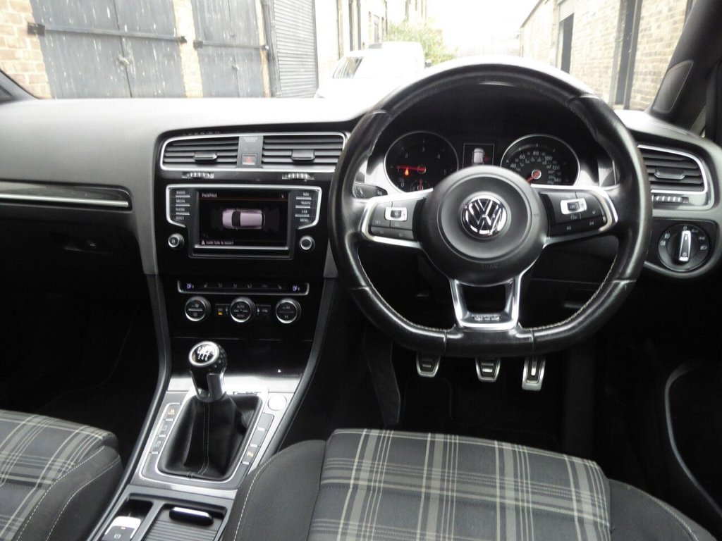 Used Volkswagen Golf 2015 for sale - 76724210: Photo 13