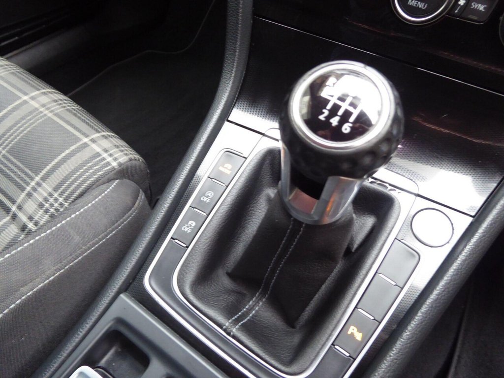 Used Volkswagen Golf 2015 for sale - 76724210: Photo 24