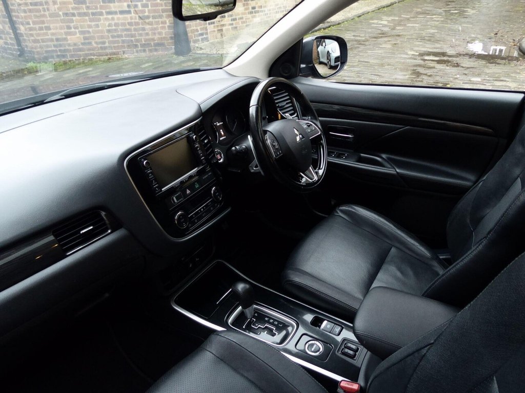 Used Mitsubishi Outlander 2017 for sale - 76724370: Photo 12