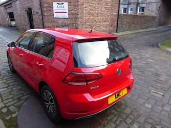 Used Volkswagen Golf 2017 for sale - 77200182: Photo