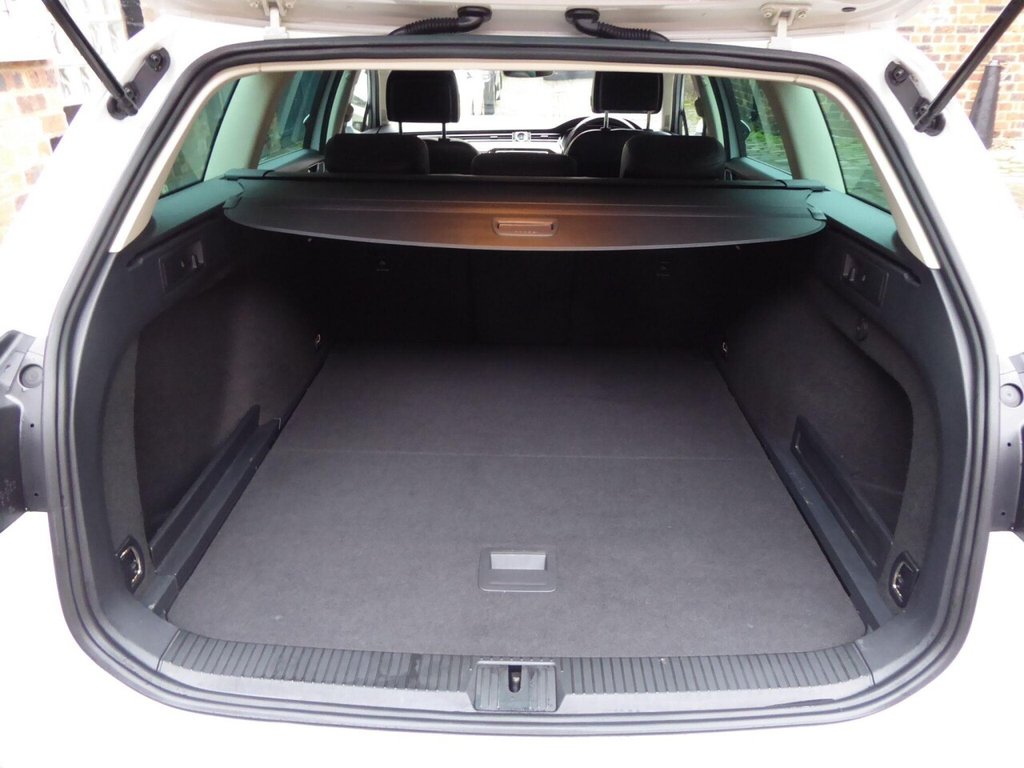 Used Volkswagen Passat 2016 for sale - 76725072: Photo 25