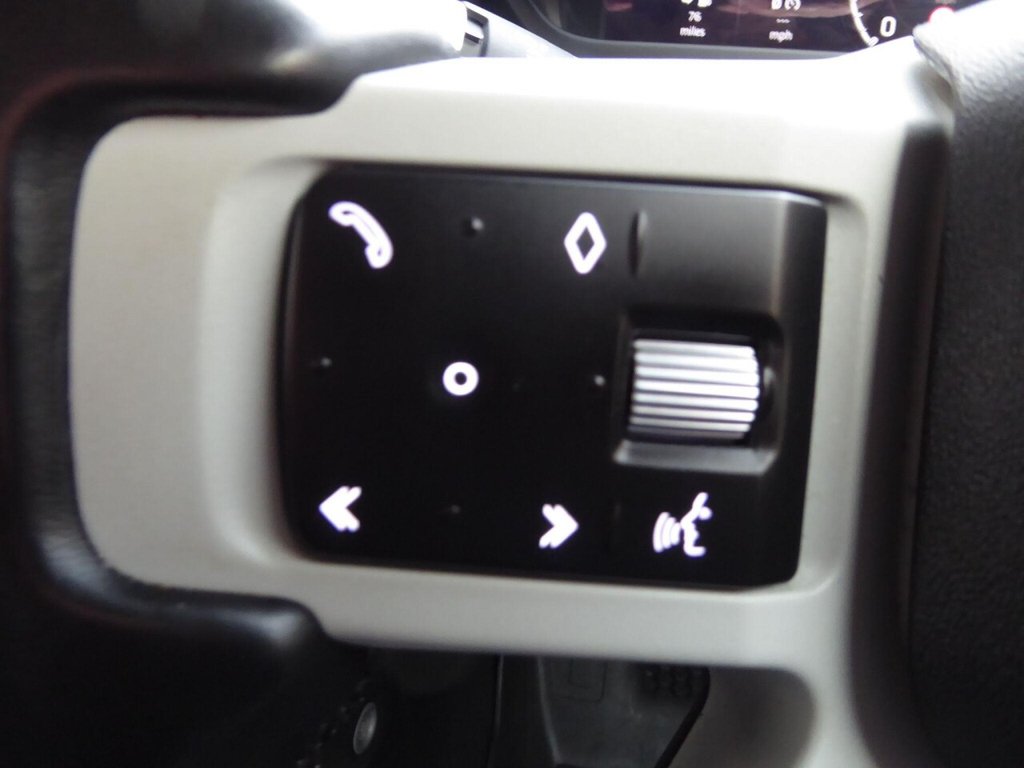 Used Land Rover Defender 110 2020 for sale - 76848386: Photo 25