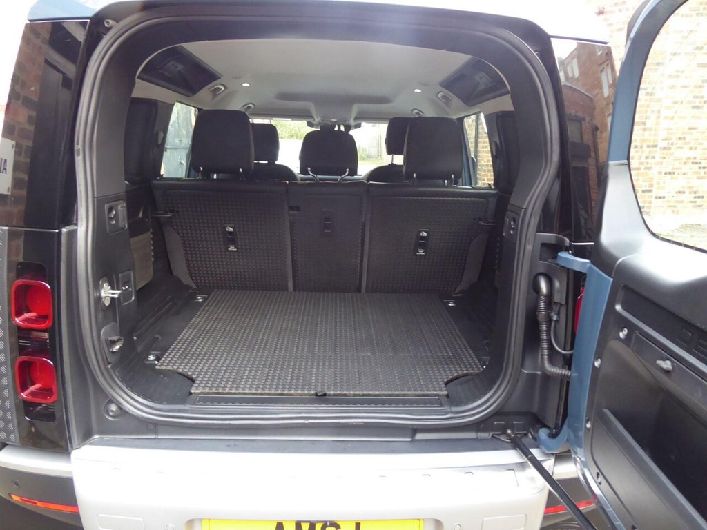 Used Land Rover Defender 110 2020 for sale - 76848386: Photo 30