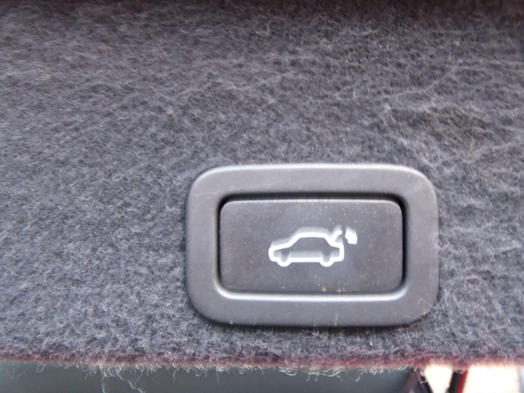 Used Volvo XC60 2015 for sale - 76784146: Photo 26