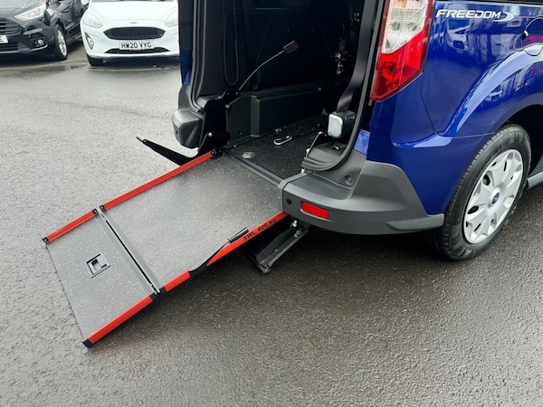 Used Ford Grand Tourneo Connect 2017 for sale - 75157342: Photo 11
