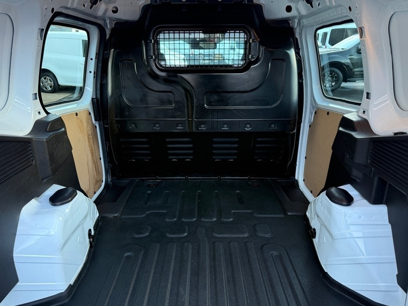 Used Ford Transit Courier 2018 for sale - 76792978: Photo 13