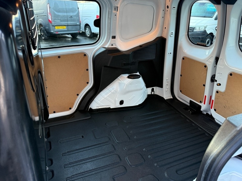Used Ford Transit Courier 2018 for sale - 76792978: Photo 14