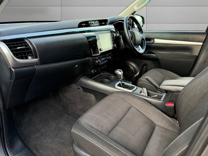 Used Toyota Hilux 2023 for sale - 77168530: Photo 11