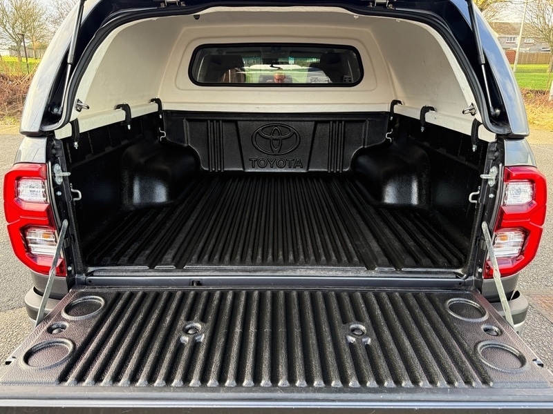 Used Toyota Hilux 2023 for sale - 77168530: Photo 12