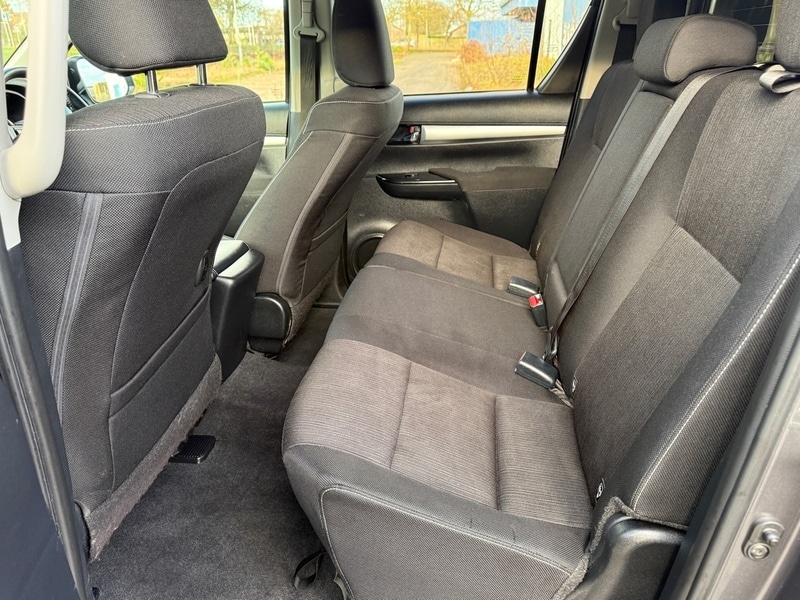 Used Toyota Hilux 2023 for sale - 77168530: Photo 13