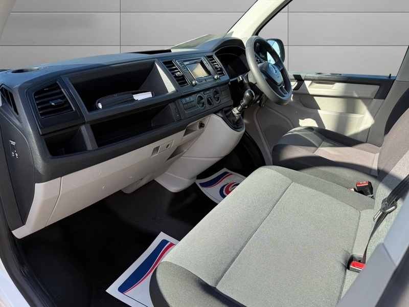 Used Volkswagen Transporter 2018 for sale - 77776300: Photo 10