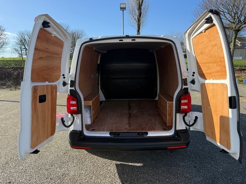 Used Volkswagen Transporter 2018 for sale - 77776300: Photo 11