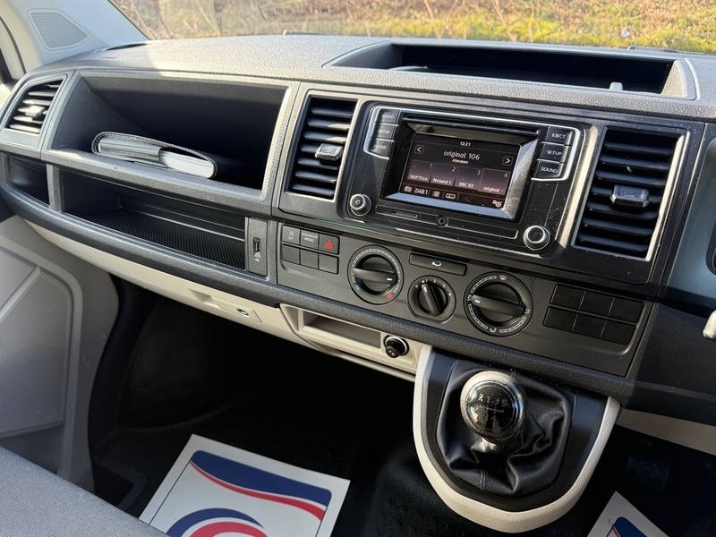 Used Volkswagen Transporter 2018 for sale - 77776300: Photo 15