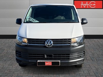 Used Volkswagen Transporter 2018 for sale - 77776300: Photo