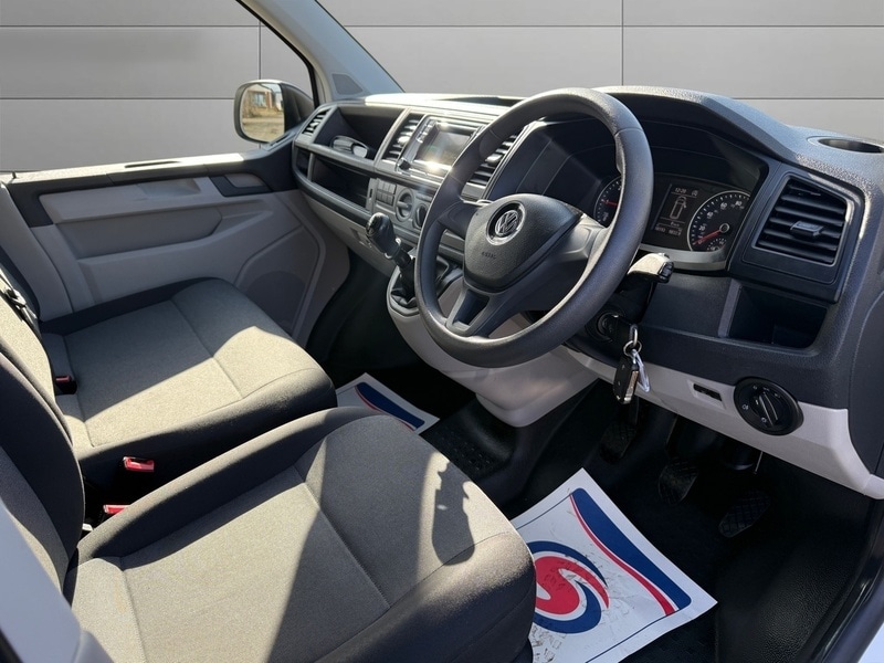 Used Volkswagen Transporter 2018 for sale - 77776300: Photo 9