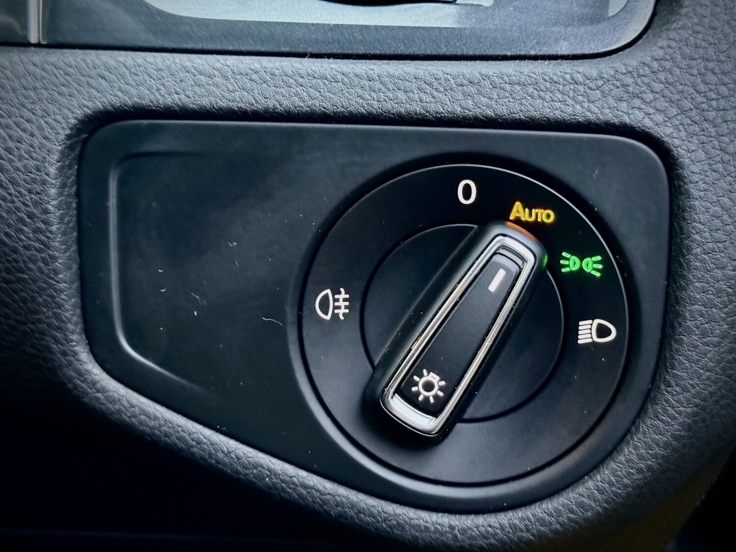 Used Volkswagen Golf 2017 for sale - 77997247: Photo 31