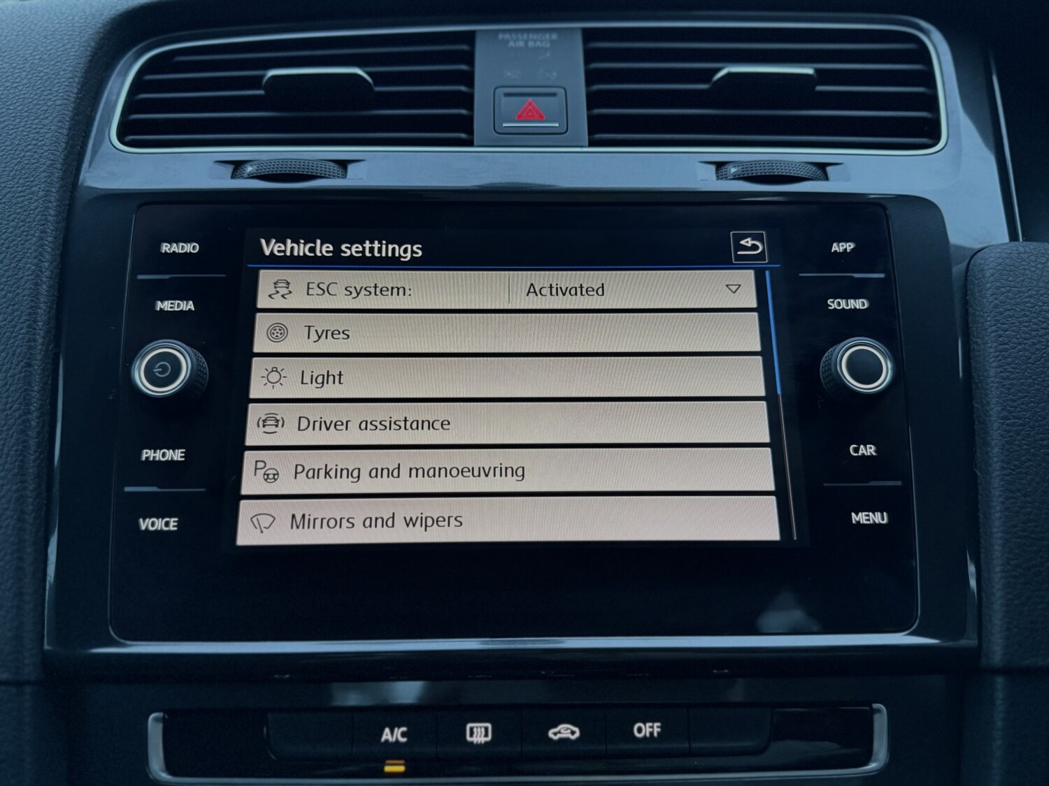 Used Volkswagen Golf 2017 for sale - 77997247: Photo 40