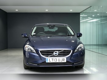 Used Volvo V40 2013 for sale - 79374187: Photo