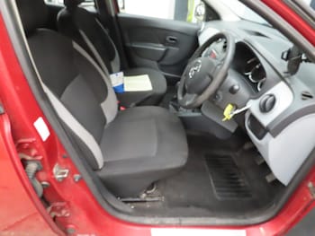 Used Dacia Sandero 2014 for sale - 79391851: Photo