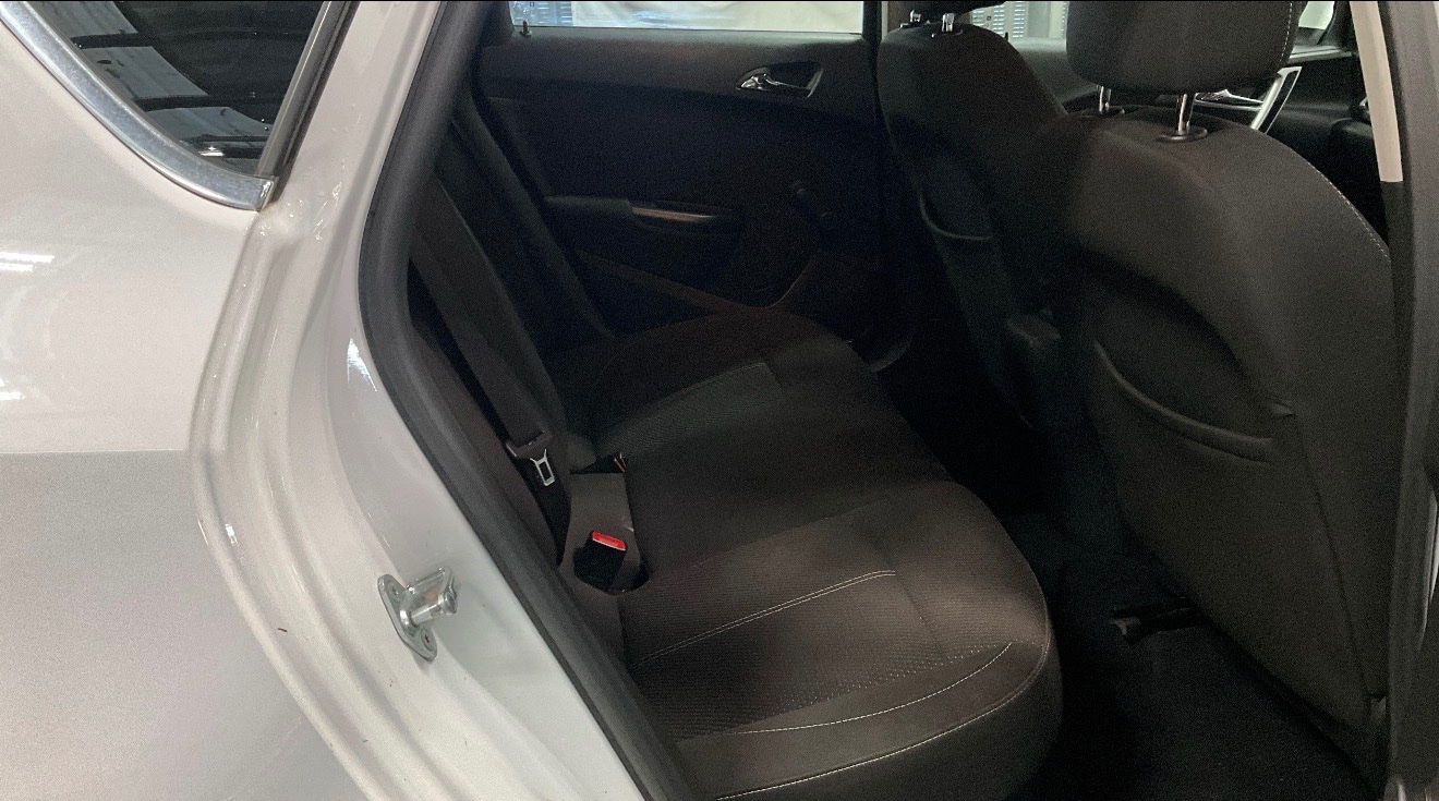 Used Vauxhall Astra 2013 for sale - 77011877: Photo 12