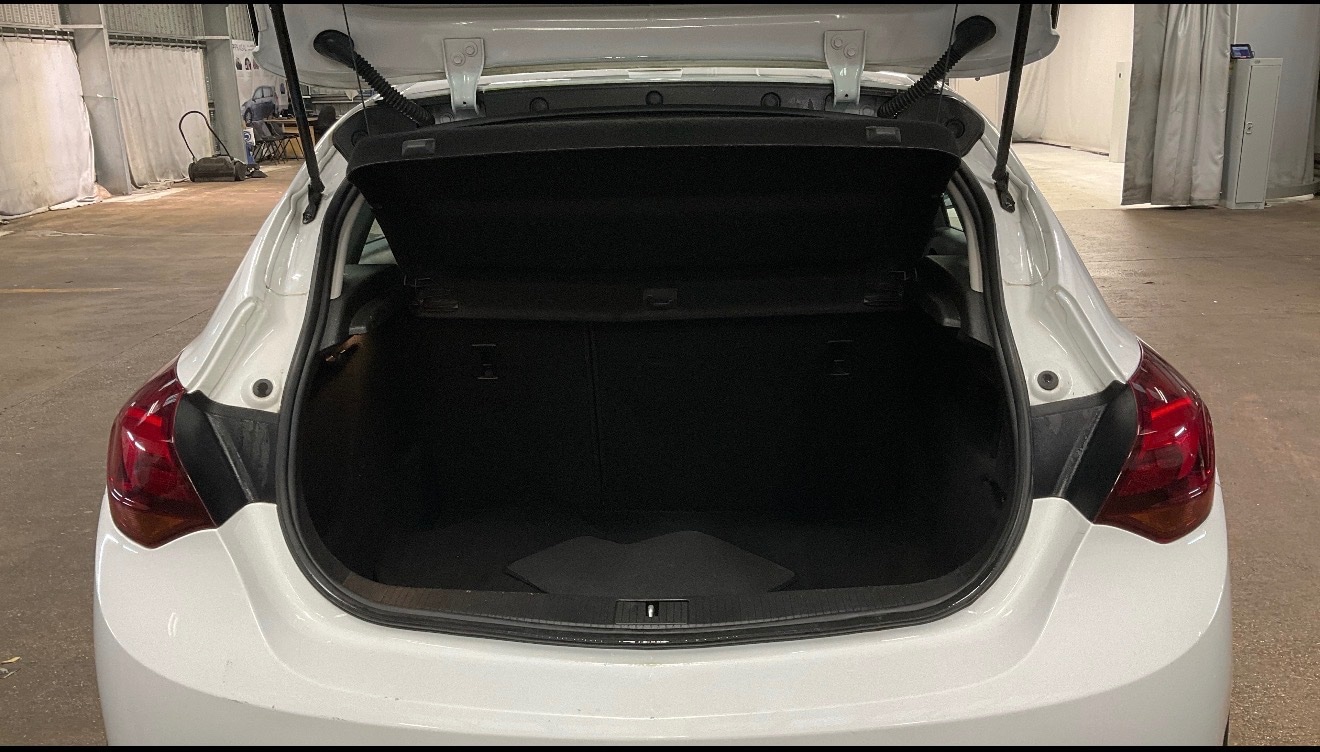 Used Vauxhall Astra 2013 for sale - 77011877: Photo 13