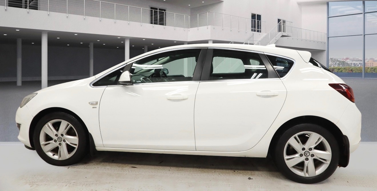 Used Vauxhall Astra 2013 for sale - 77011877: Photo 8