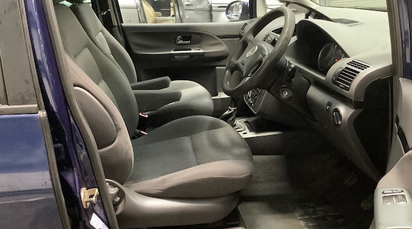 Used Volkswagen Sharan 2005 for sale - 76244737: Photo 6