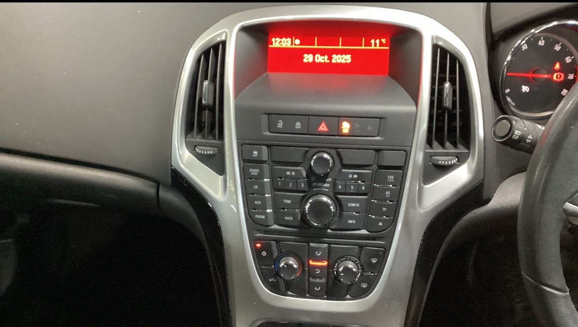 Used Vauxhall Astra 2015 for sale - 76428790: Photo 6