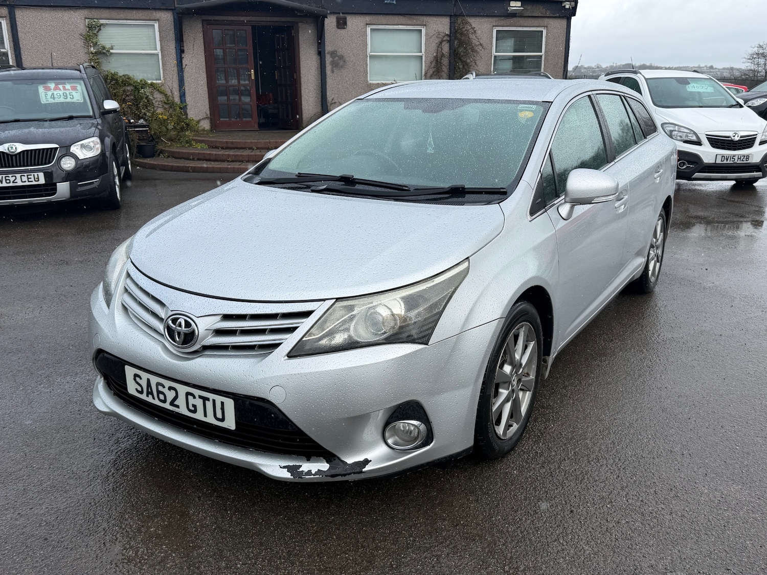 Used Toyota Avensis 2012 for sale - 78067810: Photo 2