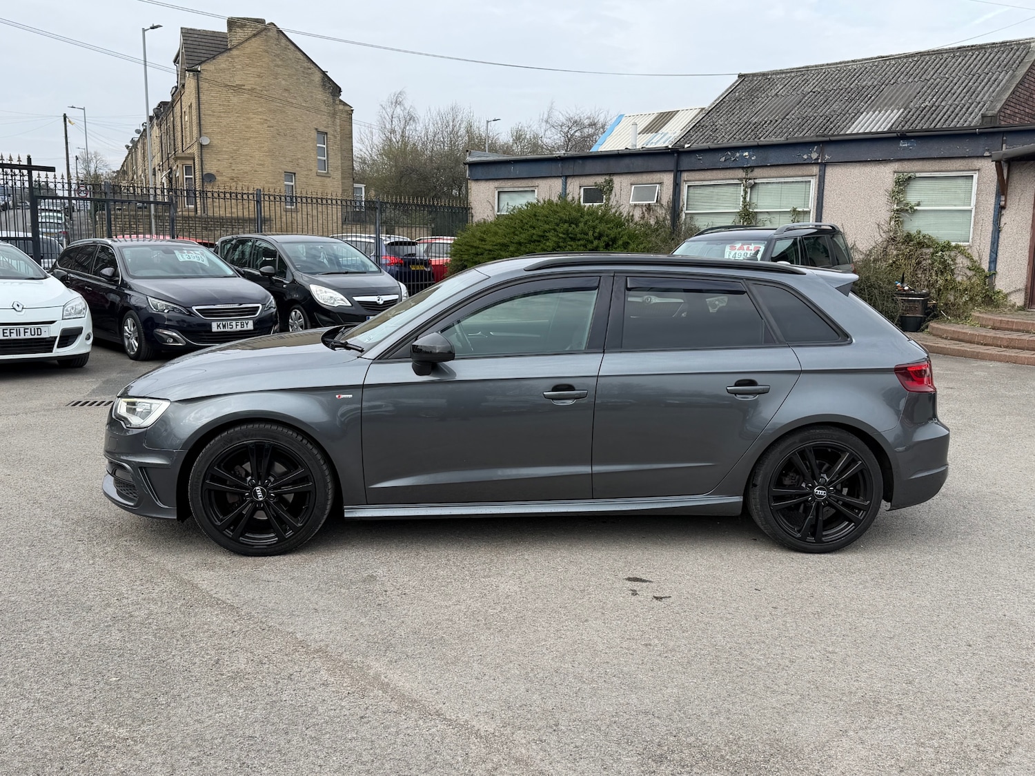 Used Audi A3 2015 for sale - 77981950: Photo 2
