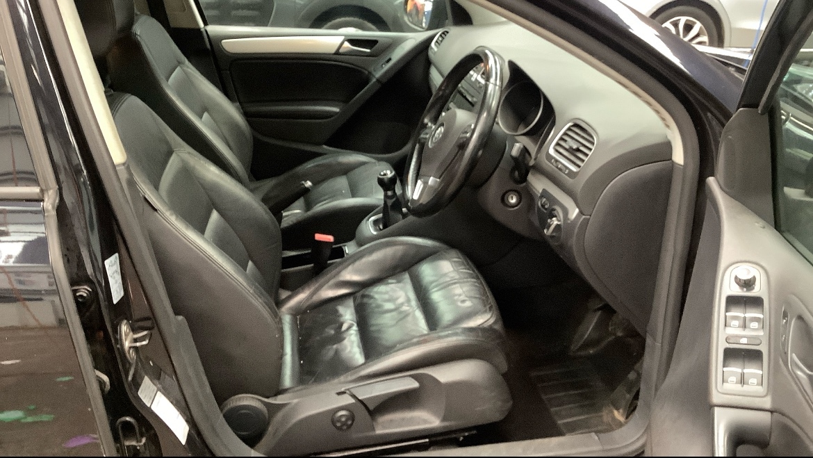 Used Volkswagen Golf 2009 for sale - 76471405: Photo 2